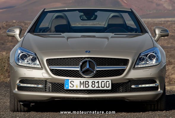 http://www.moteurnature.com/zvisu/2011/98/Mercedes-SLK.jpg