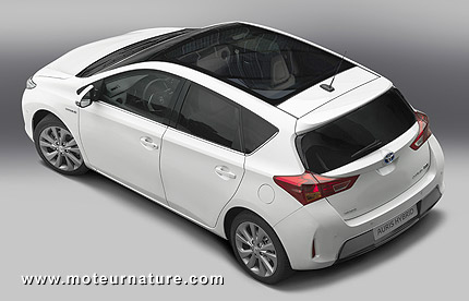 2013 Toyota Auris hybrid hatchback