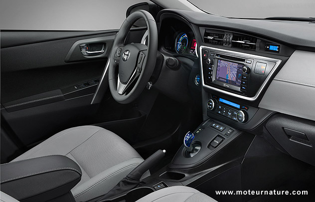 New toyota auris hybrid discount