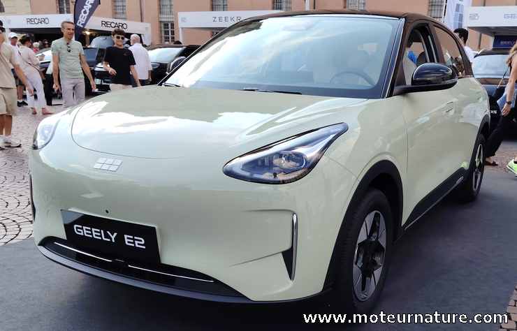 Geely E2