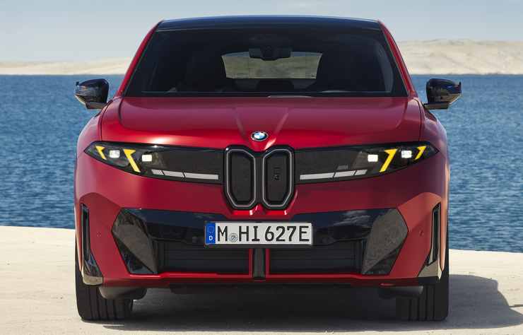 BMW iX4