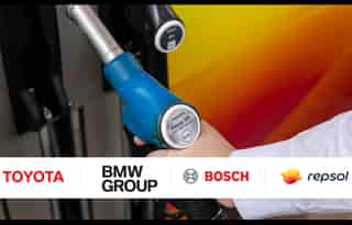BMW et Toyota soutiennent l'essence renouvelable Nexa 95 de Repsol