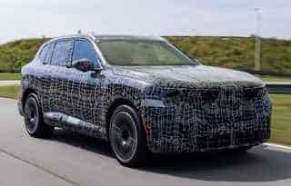 Une batterie géante pour le futur BMW iX5