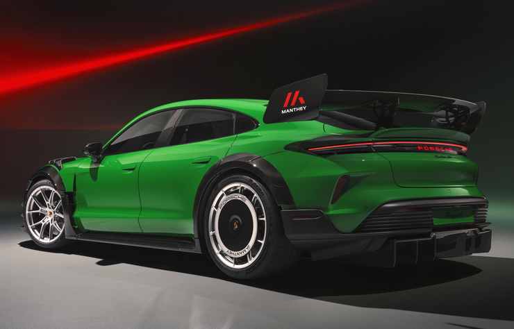 Porsche Taycan avec kit Manthey