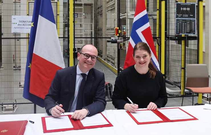 Sébastien Martin ministre délégué chargé de l’Industrie, et Cecilie Myrseth, ministre du commerce et de l'industrie de Norvège