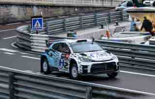 Akio Toyoda a conduit une Yaris à hydrogène à Monaco