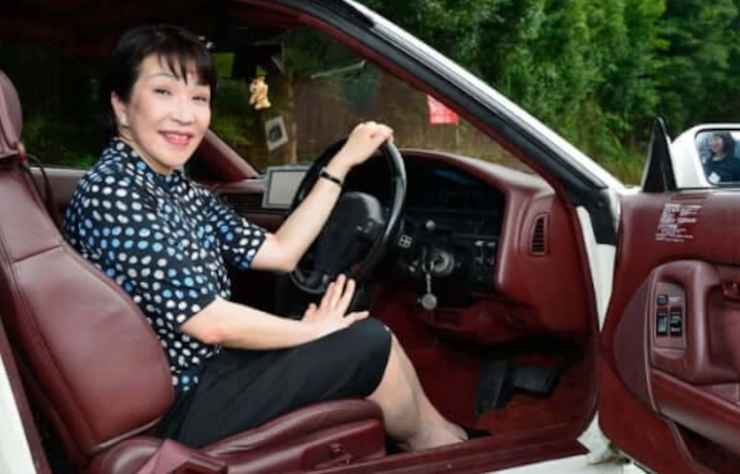 la Toyota Supra de Sanae Takaichi, premier ministre du Ja^pon
