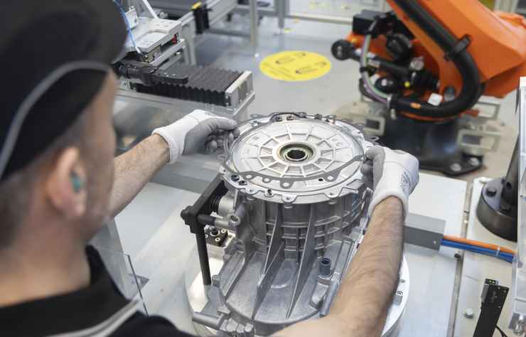 production du moteur 7DL de l'Alpine A390 à l'usine Ampère de Cléon