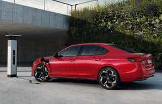 La Skoda Superb berline aussi en hybride rechargeable
