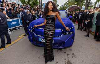 Naomi Campbell présente le BMW XM Mystique Allure