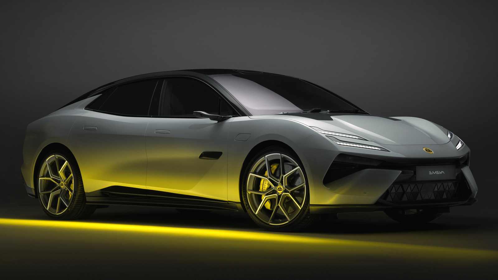 lotus-emeya-elle-ridiculise-la-porsche-taycan