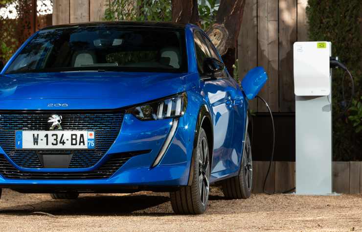 voiture électrique Peugeot e-208 éligible au bonus de l'état