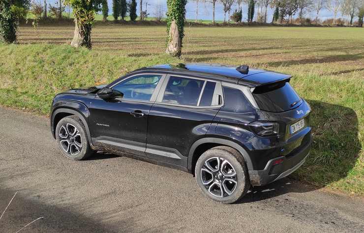 Jeep Avenger électrique 156 ch