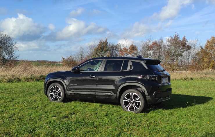 Jeep Avenger electric 156 hp