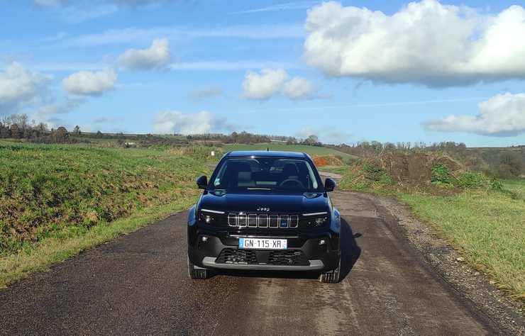 Jeep Avenger électrique 156 ch