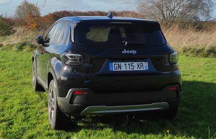 Jeep Avenger électrique 156 ch