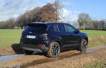 Jeep Avenger électrique 156 ch