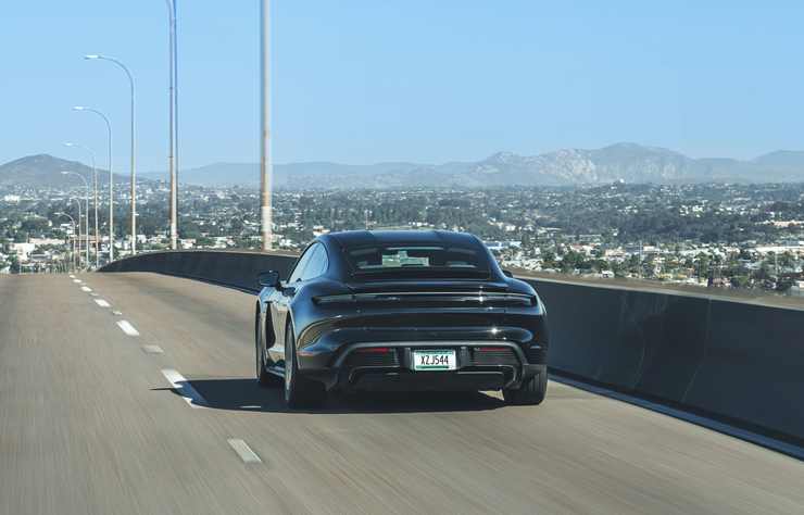 Porsche Taycan en test en Californie