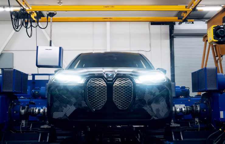 BMW iX avec batterie Our Next Energy