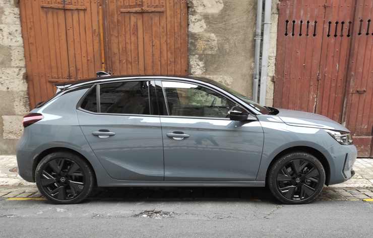 Opel Corsa électrique 156 ch