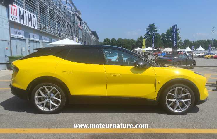 SUV électrique Lotus Eletre