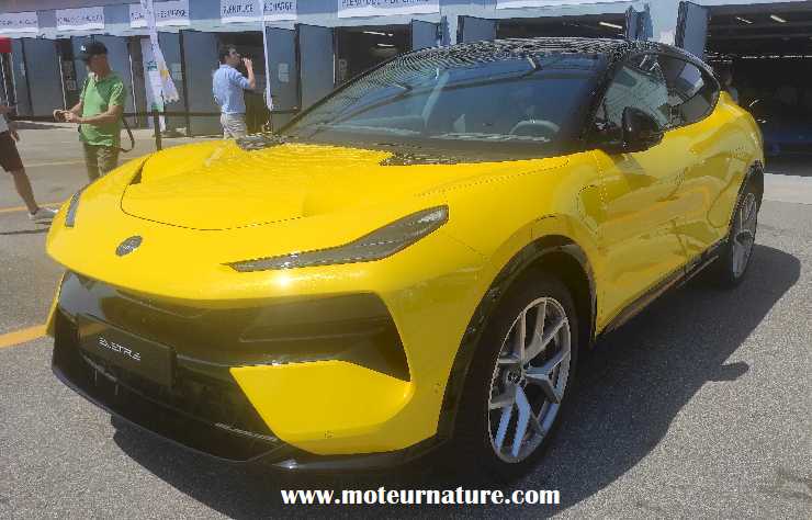 SUV électrique Lotus Eletre