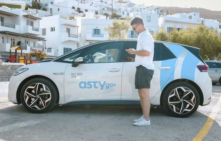 Volkswagen électrique sur l'île grecque d'Astypalea
