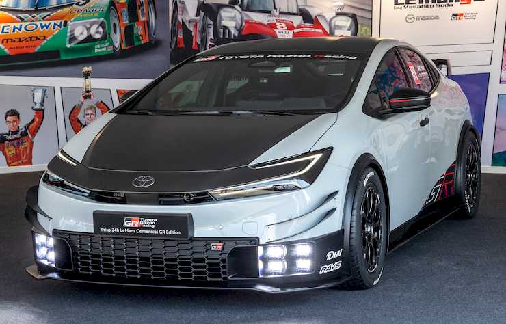 Toyota Prius hybride 24h Le Mans Centennial GR Edition