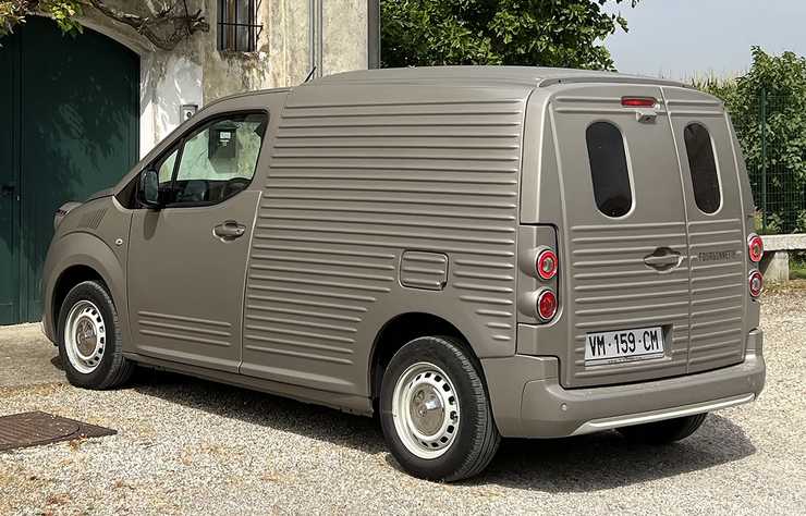 Citroen Berlingo avec look 2CV fourgonnette par kit Caselani