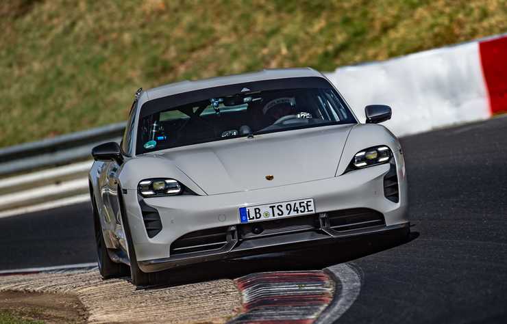 Porsche Taycan au Nurburgring