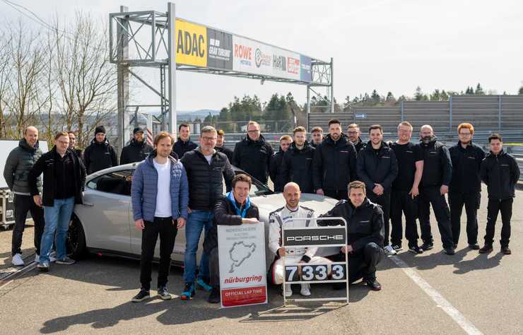 Porsche Taycan au Nurburgring