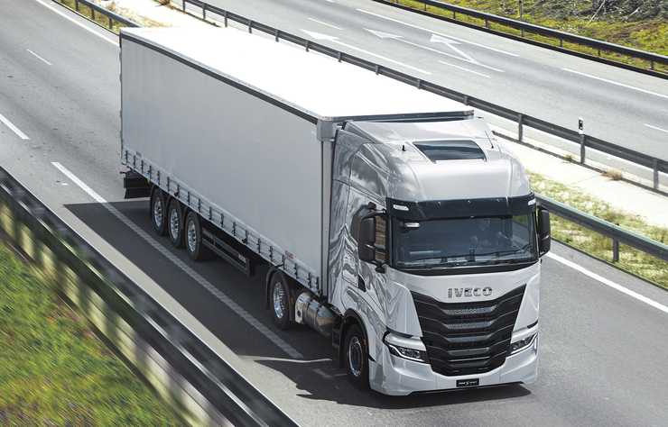 poids lourd Iveco S-Way LNG