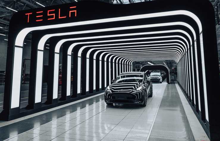 Tesla Model Y sortant de l'usine allemande