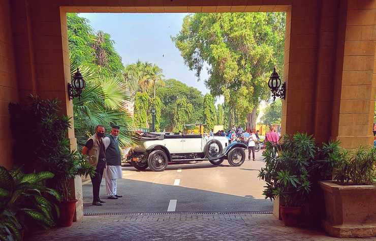 manifestation de voitures anciennes Classic Drive au Pakistan