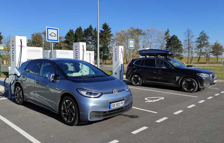 station de bornes de recharge Ionity