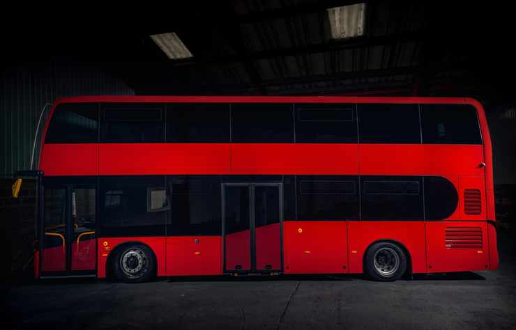 autobus électrique Jewel E par Equipmake avec Beulas