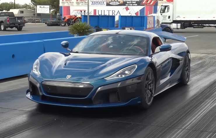 Rimac Nevera hypercar électrique sur la piste de drag