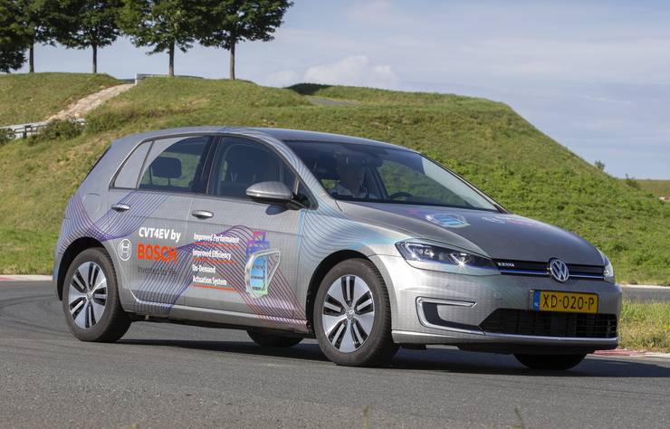 Prototype Bosch voiture électrique CVT4EV avec transmission à variation continue