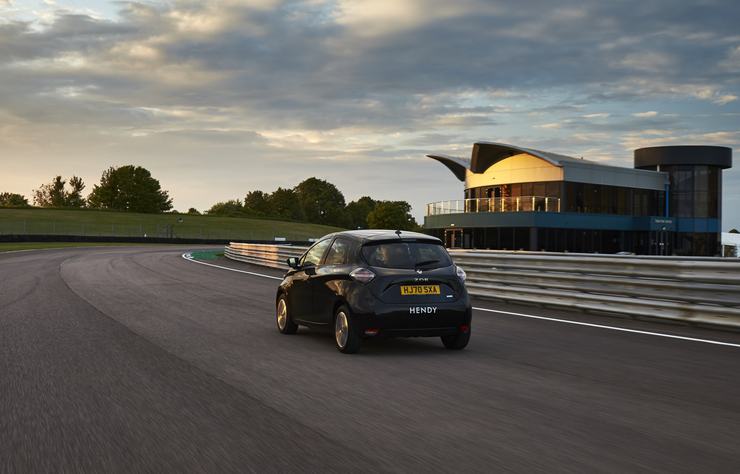 Renault Zoé électrique sur le circuit anglais de Thruxton