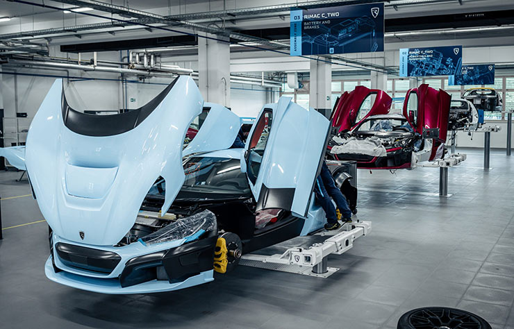 Chaine de construction de l'hypercar électrique Rimac C Two