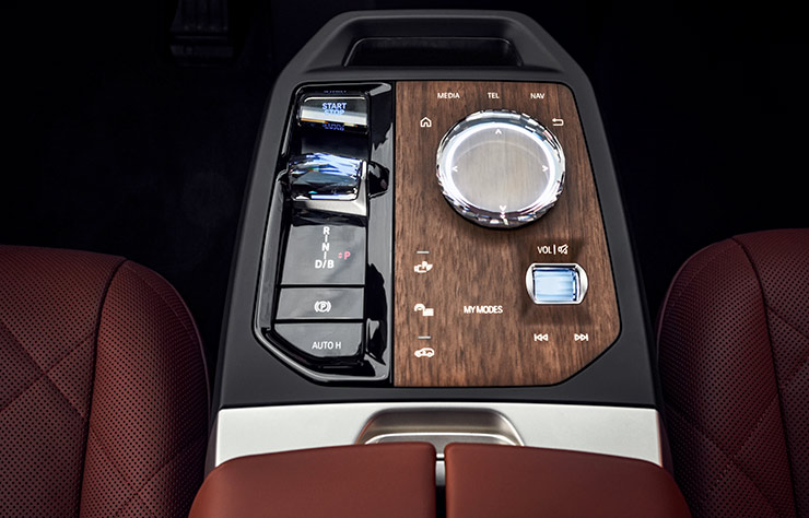 BMW iX électrique de cinquième génération