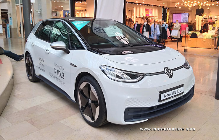 Volkswagen ID.3 électrique au centre commercial Les Quatre Chemins à Vichy