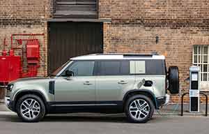 Land Rover Defender, désormais aussi en hybride rechargeable