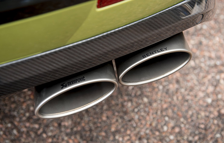 Bentley Bentayga avec échppement Akrapovic