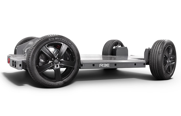 chassis skateboard électrique de REE avec KYB