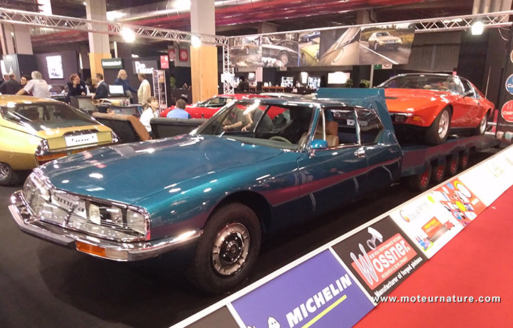 Voiture exposée au salon Rétromobile 2020