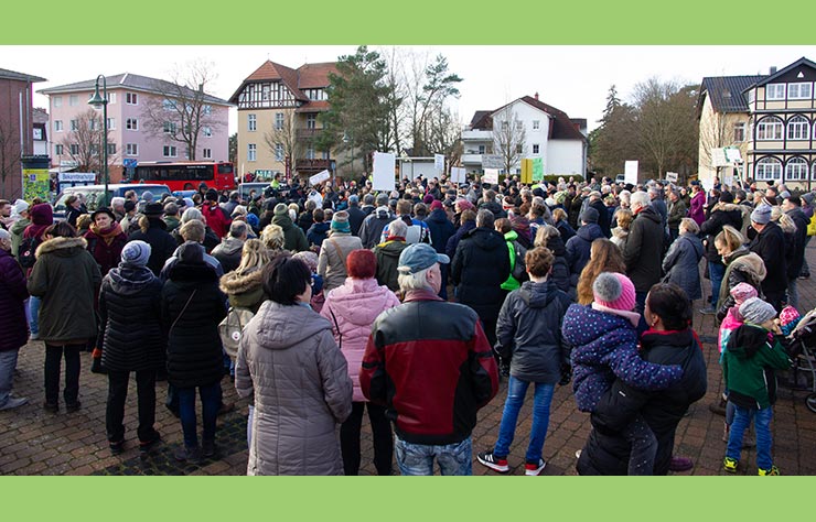 Manifestation contre Tesla en Allemagne