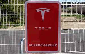 Tesla a mis en service un premier supercharger V3 250 kW en Europe