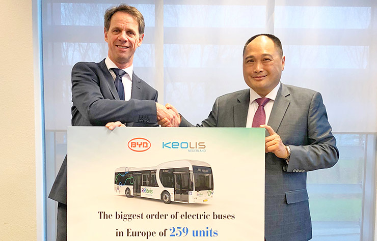 signature d'une commande de 259 autobus électriques BYD par Keolis