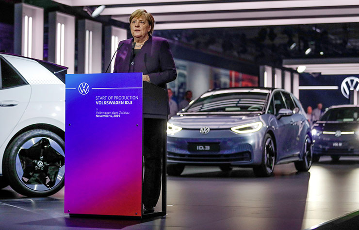 Angela Merkel à l'usine de Zwickau où est fabriqué la Volkswagen ID.3 électrique